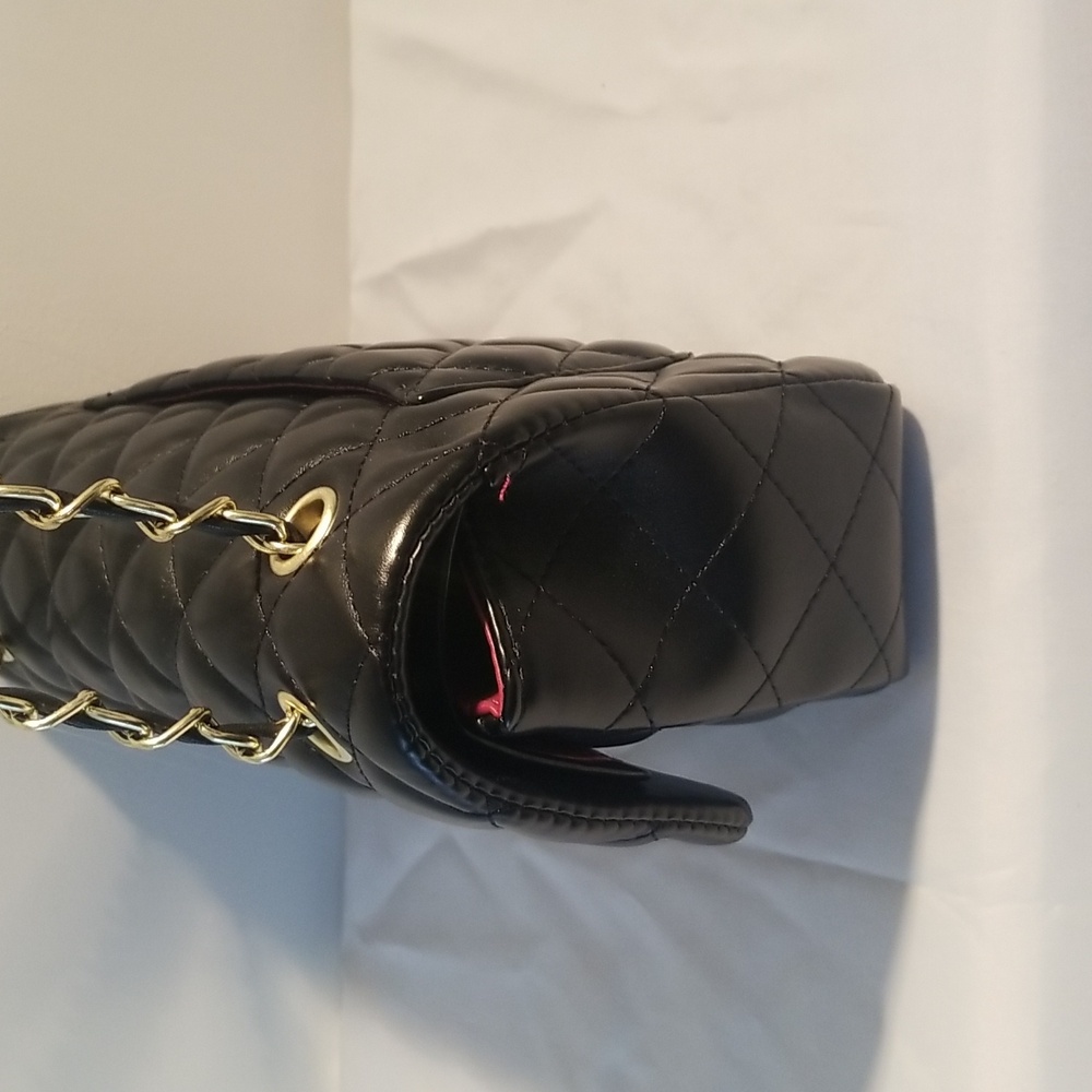 Elegant Black Quilted Chain Bag - Picture 5 of 9